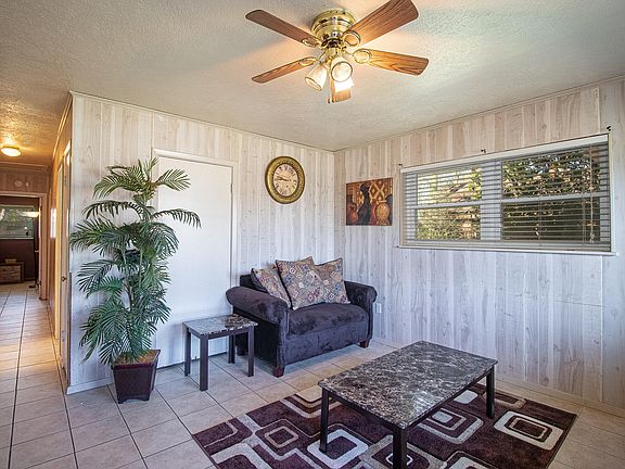 3rd image of 103 N Kern Dr