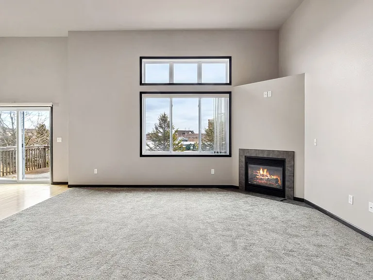 Town Square Townhomes — Photo 18