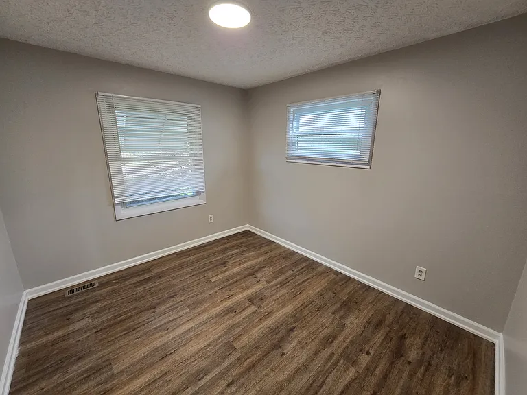 4333 Maplegrove Dr — Photo 13