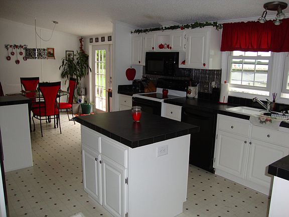 Kitchen with Island