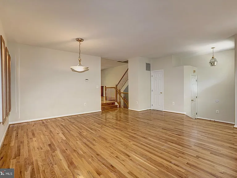 6563 McKenna Way — Photo 9