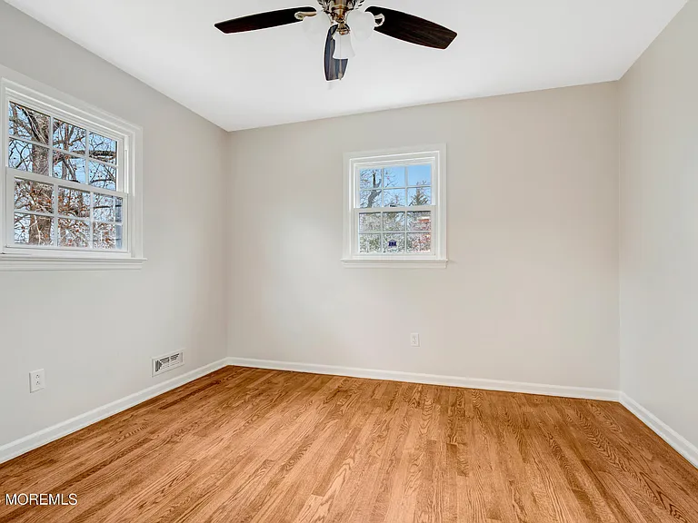 429 Lake Ave — Photo 32