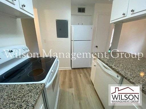 4th image of 200 Saint Andrews Blvd APT 313