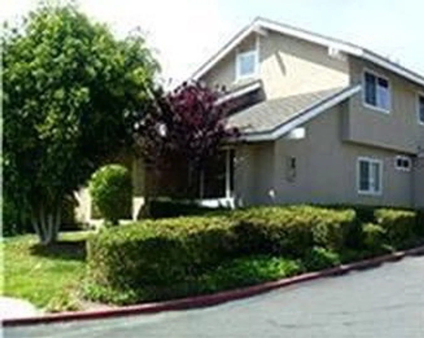 Welcome home to this 2 story end unit 3 bedroom 2 bath located in the heart of Irvine — Photo 2