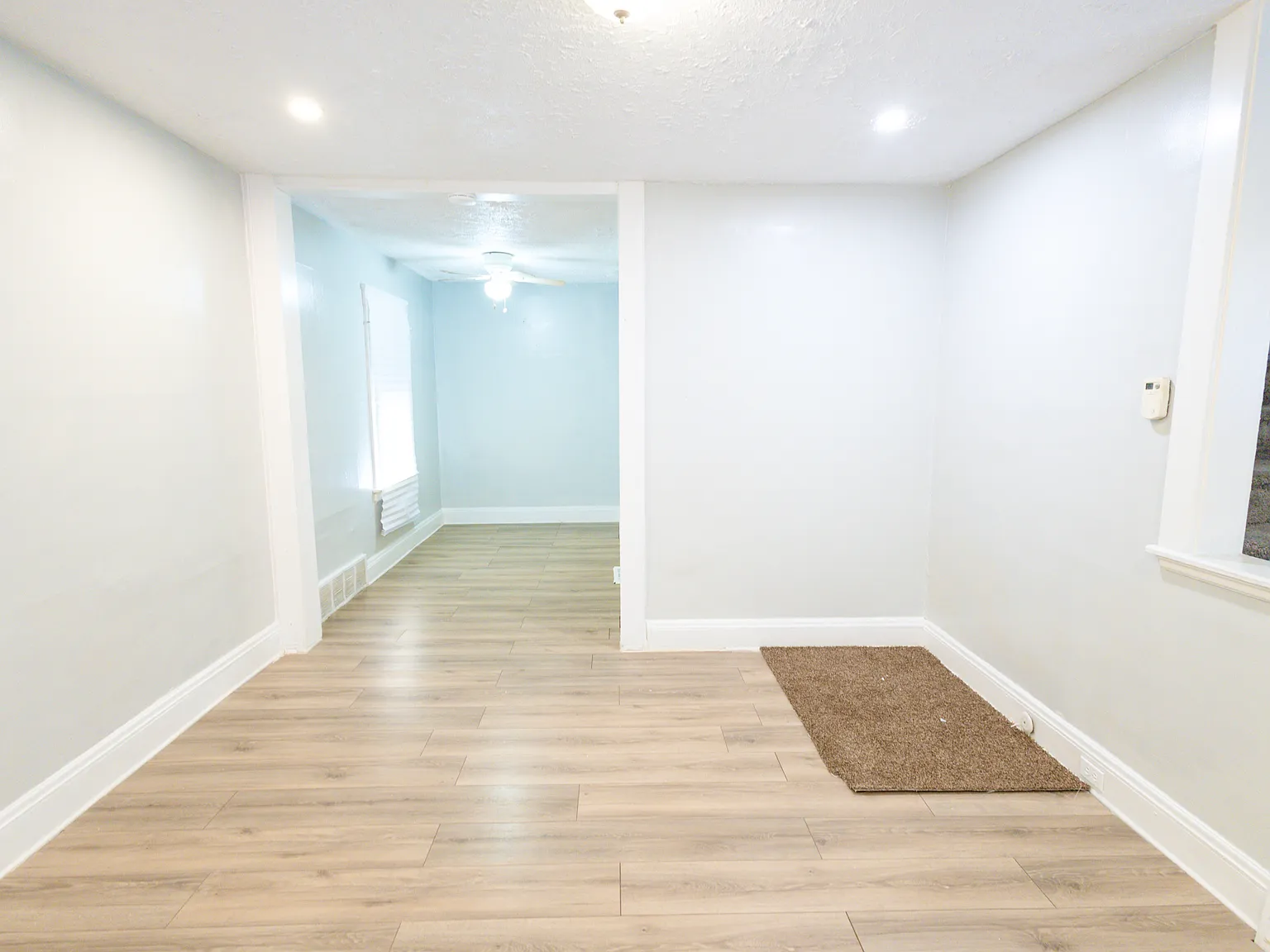 2 bed, 900 sqft, $1,200 — Photo 3