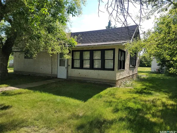 202 Irvine STREET, Cut Knife, SK S0M 0N0