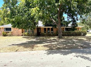 219 N Reagan St, Frankston, TX