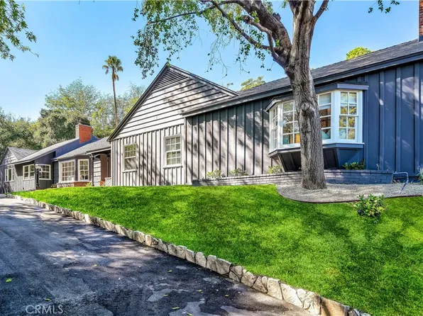 4267 Mooncrest Pl, Encino, CA 91436