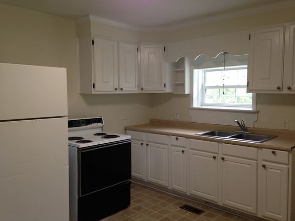 3rd image of 1201 Royall Ave