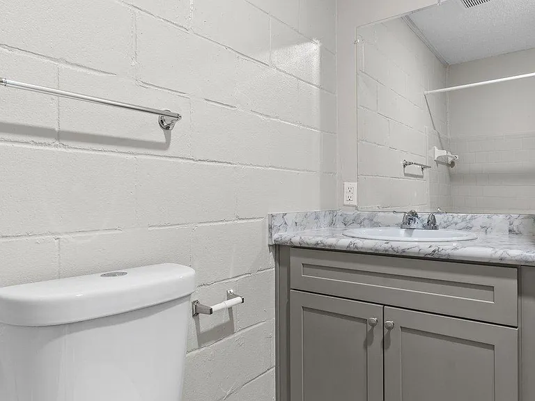 1305 Clay St #1 — Photo 19