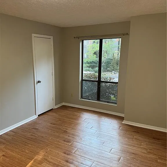 1413 Tuxworth Cir — Photo 12