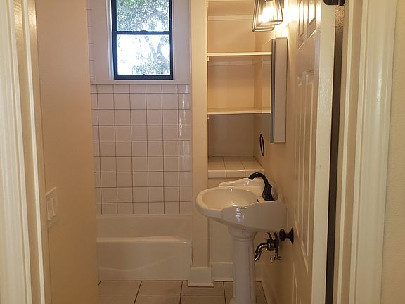 4th image of 2045 Market St #2045