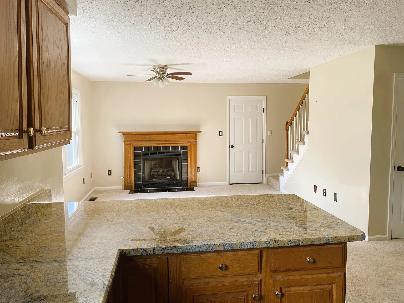 3 bed, 1654 sqft, $2,300 — Photo 4