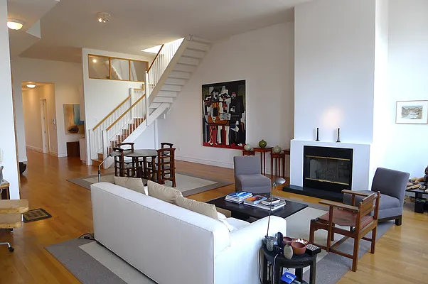 Rented by Sotheby's International Realty | media 32