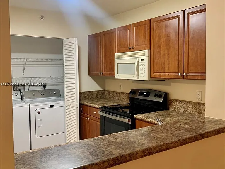 529 E Sheridan St #1021 — Photo 9