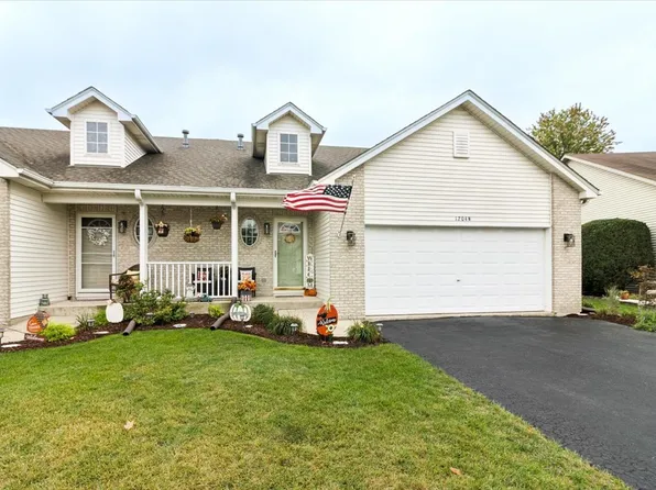 1204 Glen Mor Dr #B, Shorewood, IL 60404