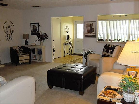 3rd image of 111 Aspen Cir #111