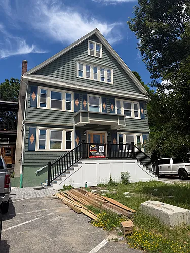 1853 Commonwealth Ave Photo 1