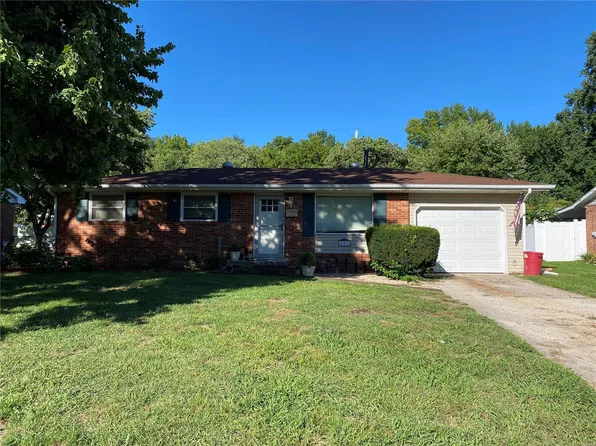 821 Amherst Dr, East Alton, IL 62024