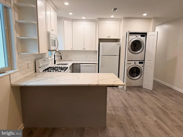 2048 S 21st St #2 — Photo 2