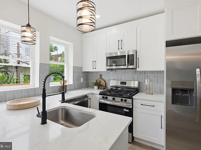 512 S Yewdall St — Photo 11