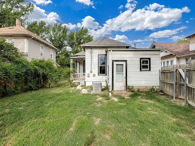 514 S Fern Ave — Photo 14