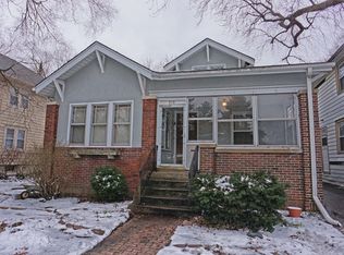 818 James Ct, Waukegan, IL 60085