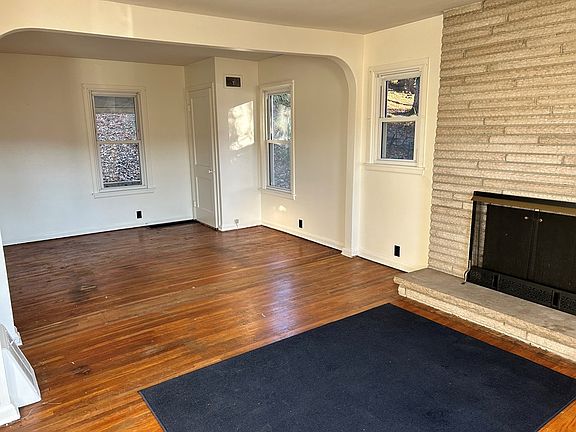 2nd image of 633 6th St