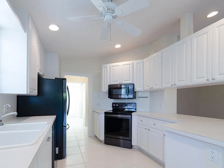 5796 Ivrea Dr — Photo 24