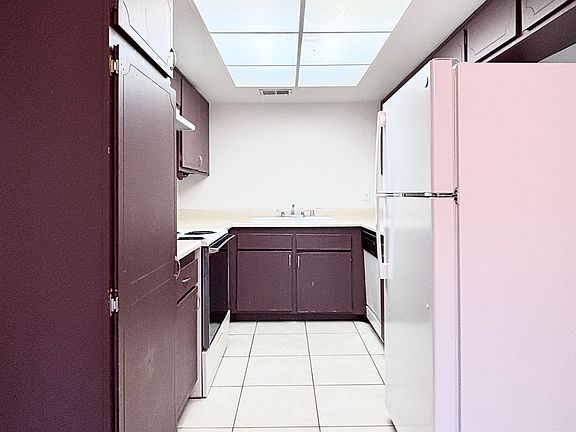 4th image of 1028 Willow Tree Dr Unit C