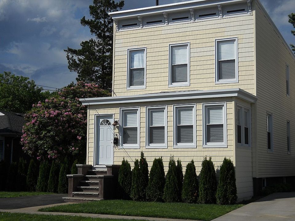 BEAUTIFUL HOME!!!