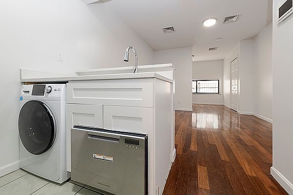 1st image of 44 W 14th St APT 3C