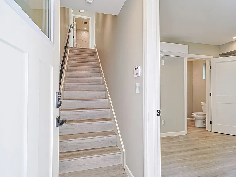 5261 Harmony Ave — Photo 7