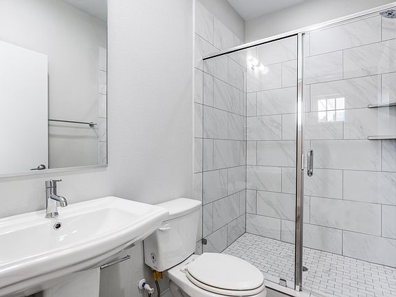 5th image of 670 Culpepper Pl