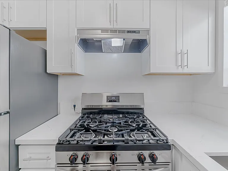 6060 Cadillac Ave #3 — Photo 6
