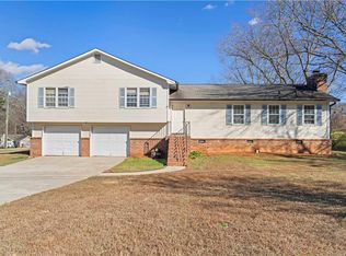 2250 Ridge Forest Dr, Grayson, GA 30017