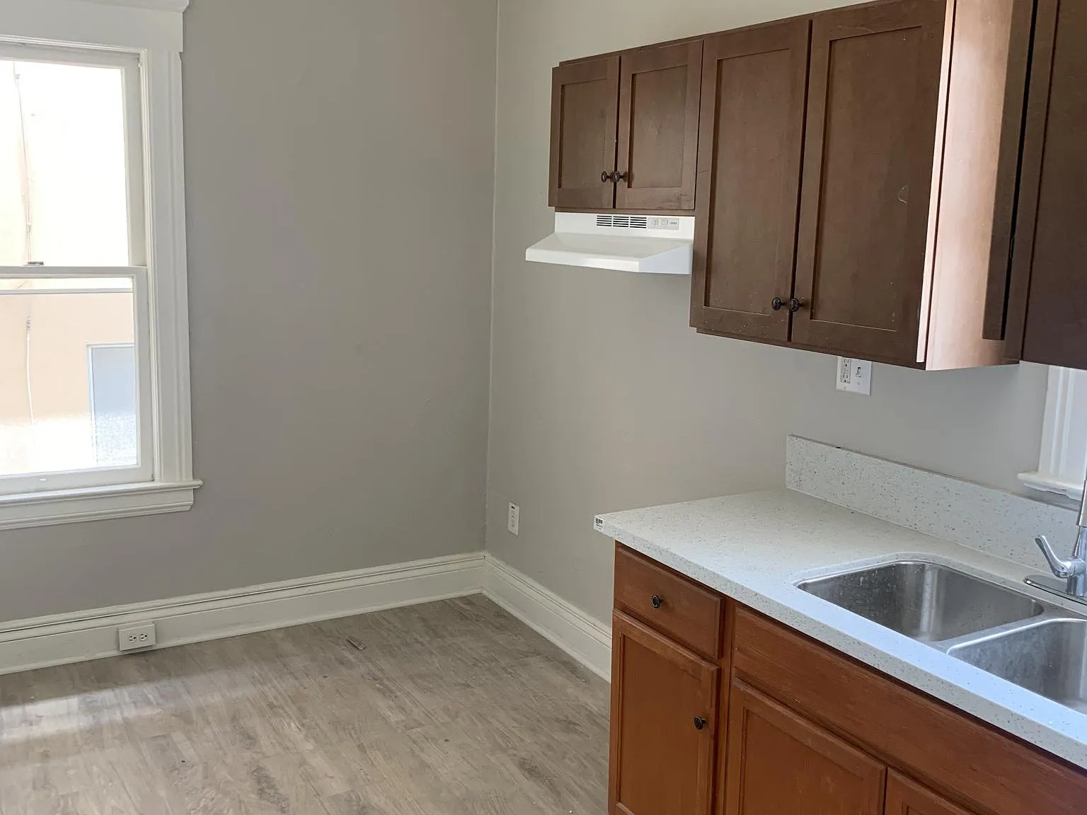 2 bed, 800 sqft, $2,600 — Photo 3
