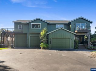 424 SW Cliff St, Depoe Bay, OR 97341