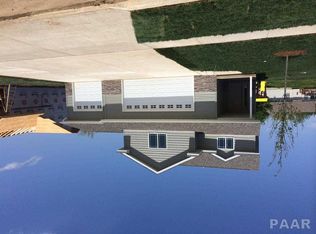 1315 W Riverbirch Dr, Chillicothe, IL 61523