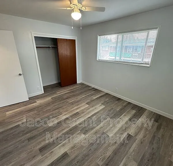 2208 Saint Clair Rd — Photo 7