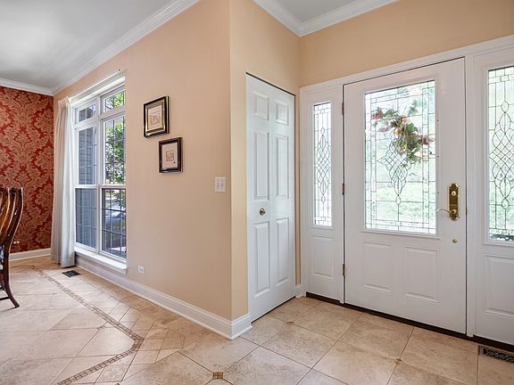 4th image of 597 Cliffwood Ln