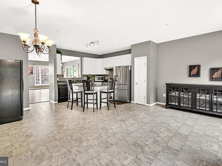 2572 Carrington Way — Photo 17