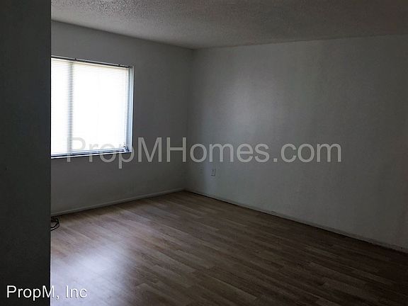 4th image of 17 Bayview Dr