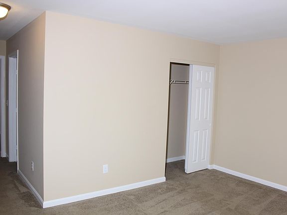 5th image of 3131 Barbara Ct #P-4
