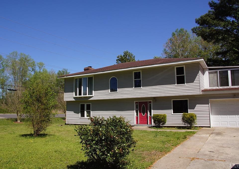 1st image of 1600 Camellia Dr