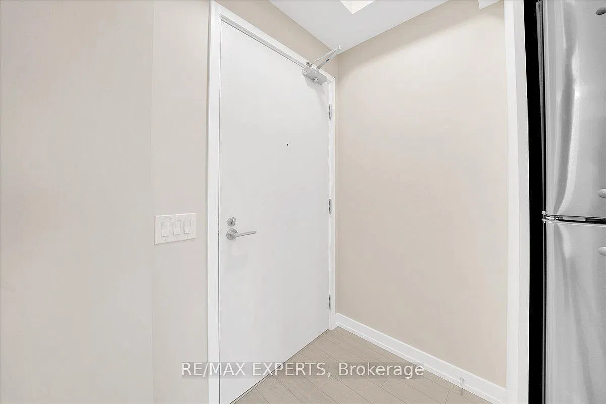 2 bed, $2,200 — Photo 4
