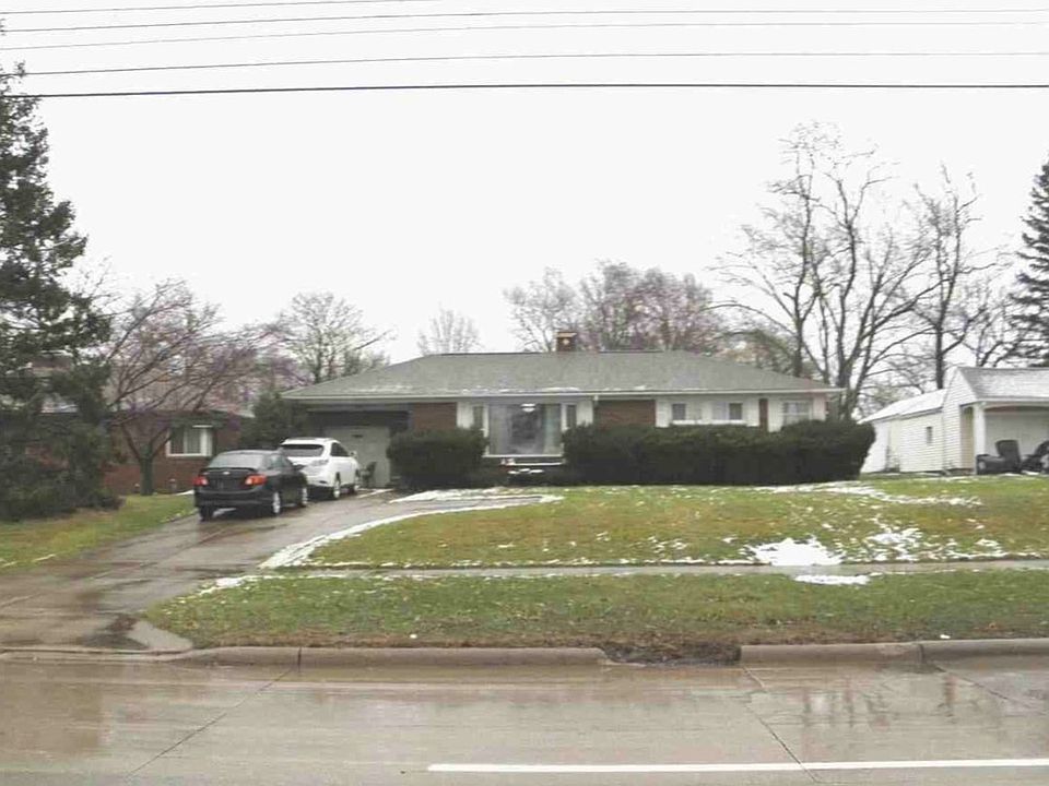 2nd image of 7037 Ridge Rd