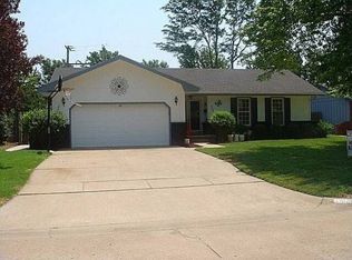 1855 Lewis St, Salina, KS 67401