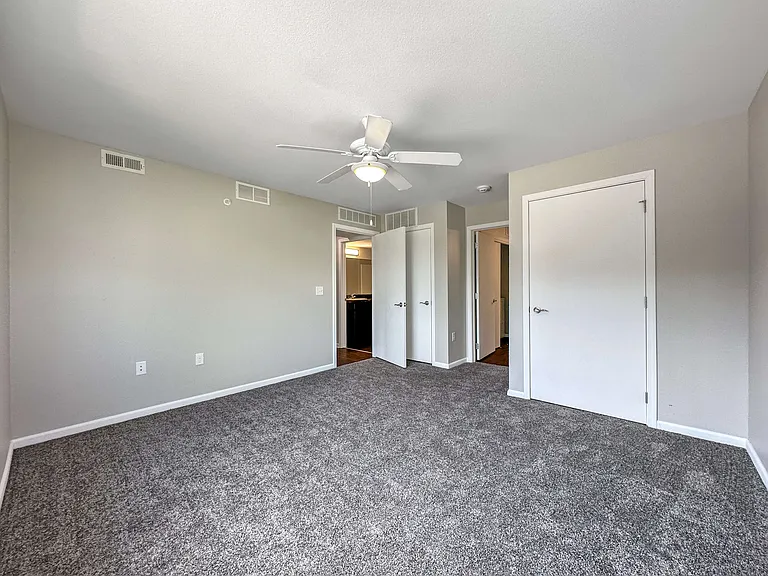 Capitol Grove Apartments — Photo 35
