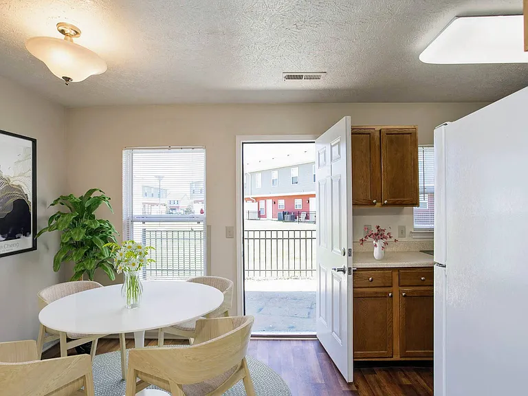 Chariot Pointe Apartments — Photo 23